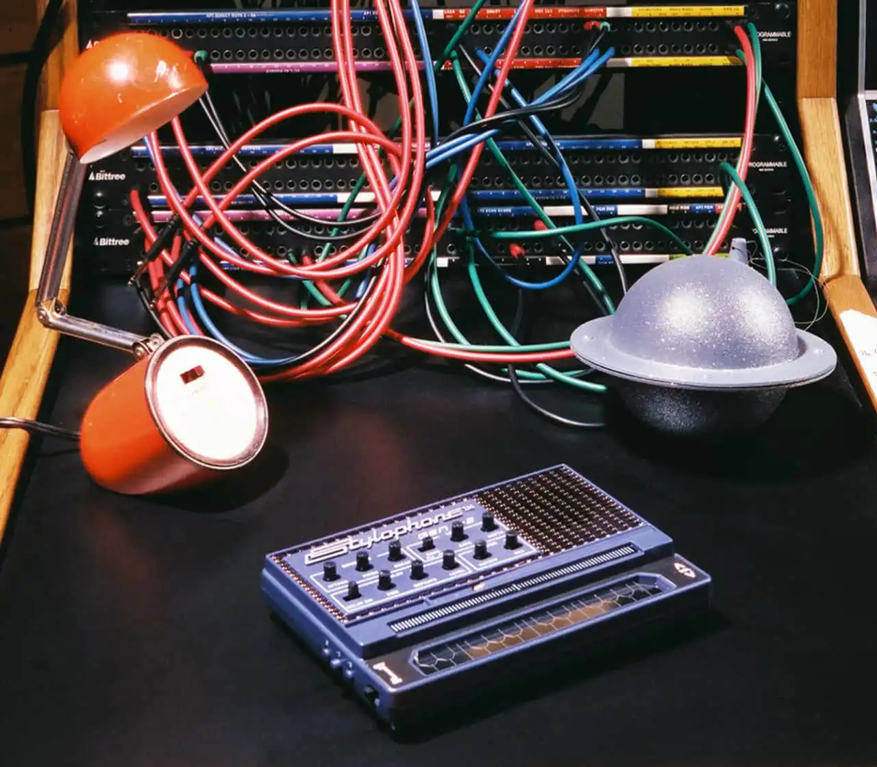 Stylophone Gen X-2 features - connect to external music equipment